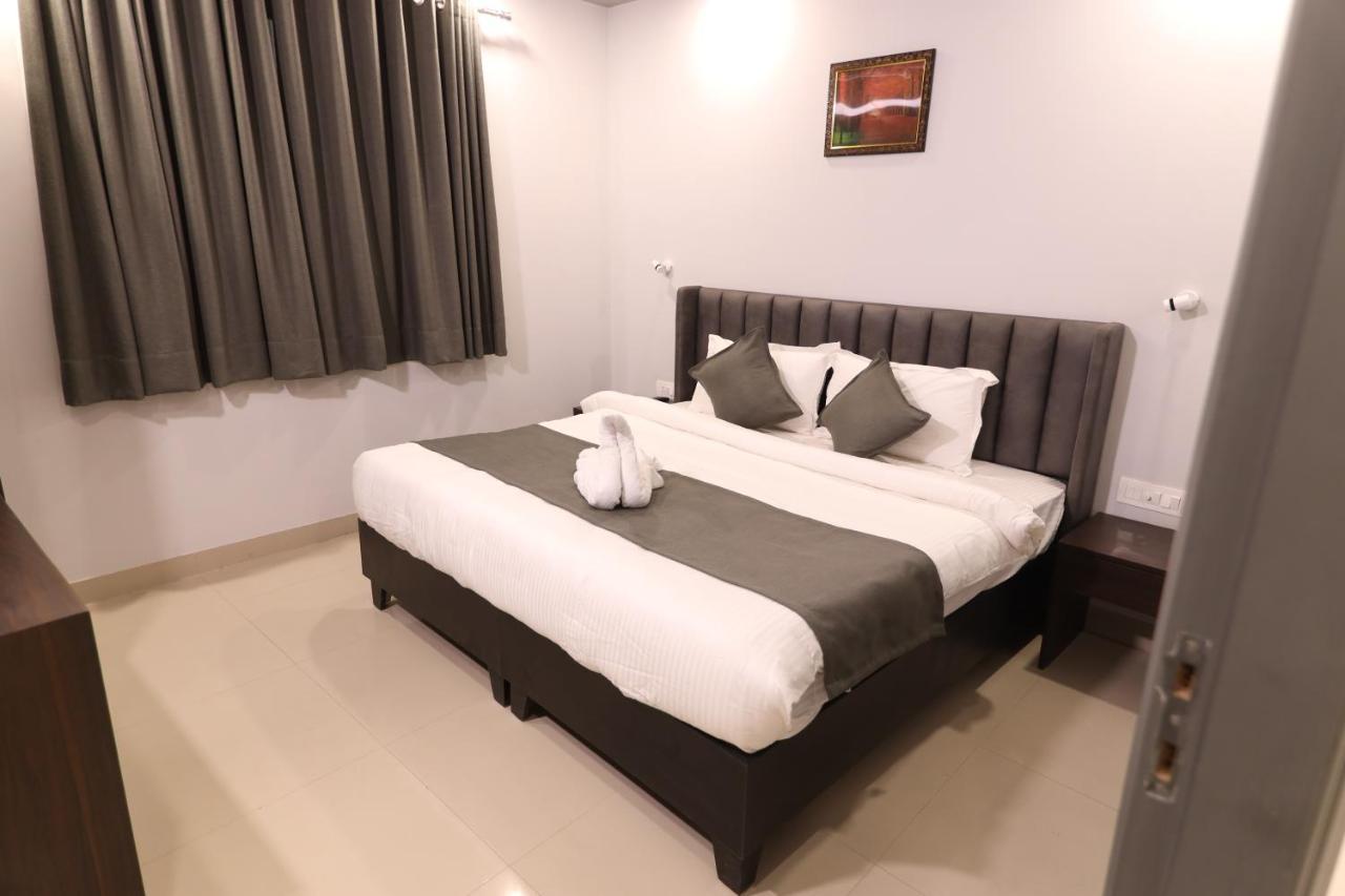 Nirpra Regency Hotel Nueva Delhi Exterior foto
